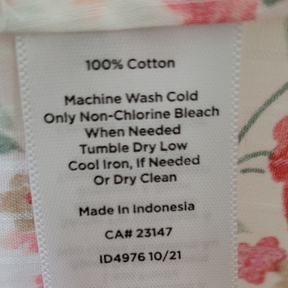 Talbots Ruffle Pintuck Blouse In Swirly Ditsy Floral Size S Button Front - Picture 10 of 10